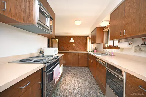 7415 Ayers Rd, Cincinnati, OH 45255 photo 24