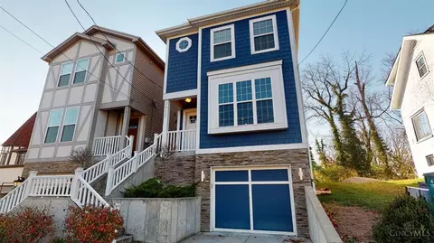 3013 Lavinia, Cincinnati, OH 45208