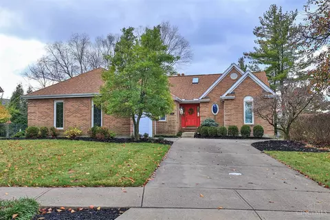 7491 Pickway Dr, Cincinnati, OH 45233