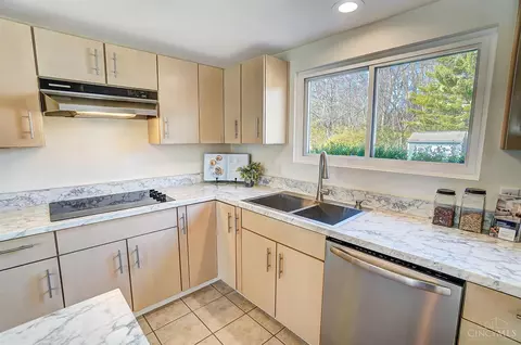 3141 Algus Ln, Cincinnati, OH 45248 photo 9