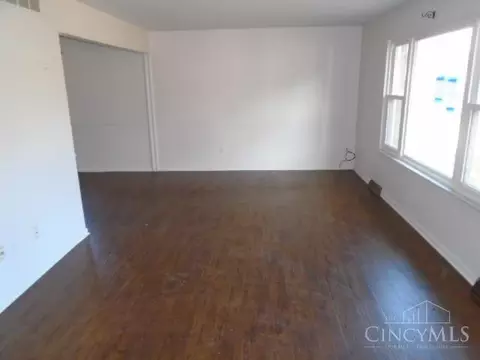 4159 Heritage Glen Dr, Cincinnati, OH 45245 photo 2