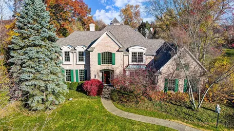 7580 Indian Hill Rd, Cincinnati, OH 45243