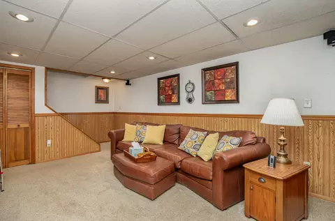 923 Belsage, Cincinnati, OH 45231 photo 21