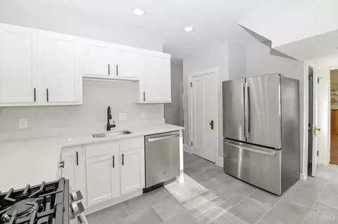 6645 Iris, Cincinnati, OH 45213 photo 12