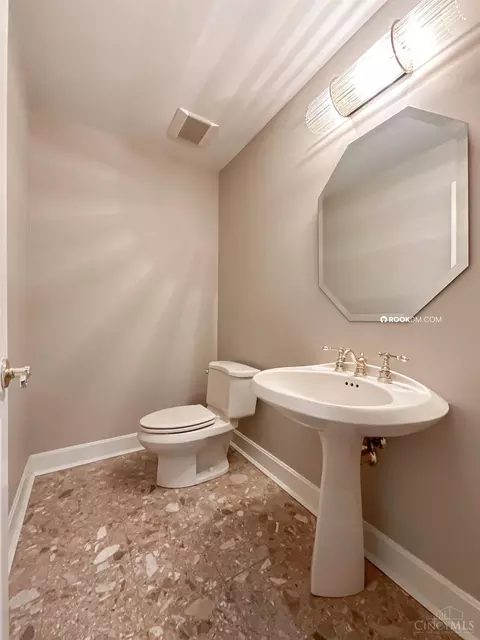 8449 Heritage, Cincinnati, OH 45249 photo 25