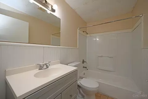 4876 Overlook, Cincinnati, OH 45238 photo 14