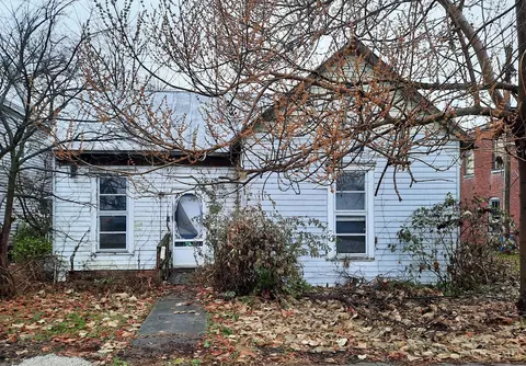 413 Center St, Blanchester, OH 45107