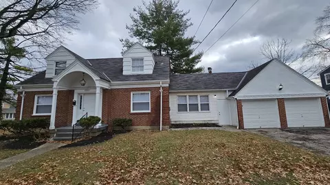1501 Galbraith, Cincinnati, OH 45231 photo 4