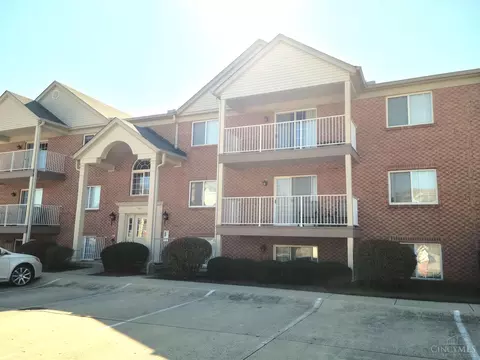 3340 Emerald Lks #2B, Cincinnati, OH 45211