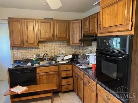 1476 Meredith Dr, Cincinnati, OH 45231 photo 4