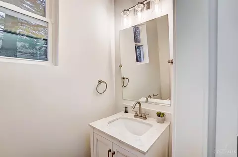 4705 Castle, Cincinnati, OH 45227 photo 10