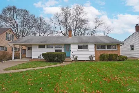 58 Hadley Rd, Greenhills, OH 45218