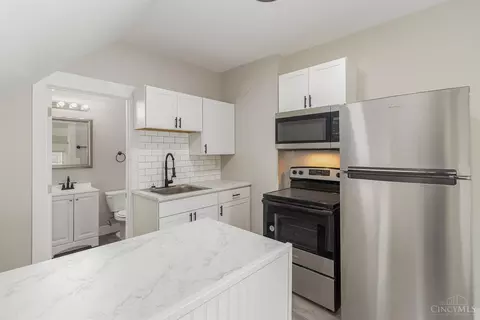 852 Windham, Cincinnati, OH 45229 photo 18