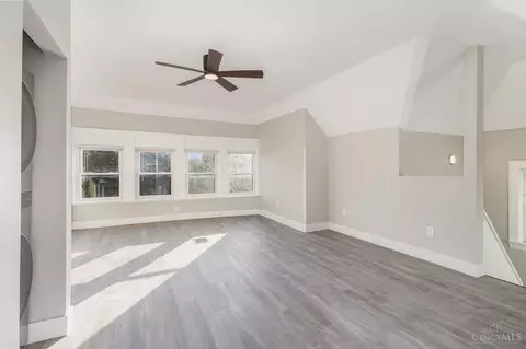 852 Windham, Cincinnati, OH 45229 photo 21