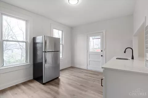 Kitchen - 438 Considine, Cincinnati, OH 45205 photo 2 of 2