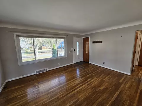 6673 Jersey, Cincinnati, OH 45233 photo 3