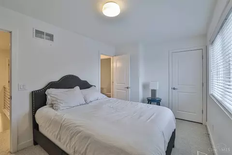 420 Mcdowell, Cincinnati, OH 45226 photo 17