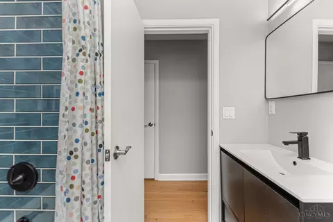 Bath - 6705 Winton, Cincinnati, OH 45224 photo 3 of 8