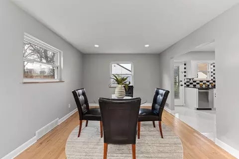Dining - 6705 Winton, Cincinnati, OH 45224 photo 1 of 3