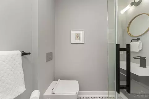 Bath - 6705 Winton, Cincinnati, OH 45224 photo 8 of 8