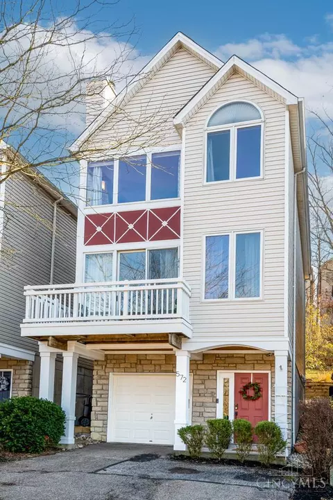 572 Empress, Cincinnati, OH 45226