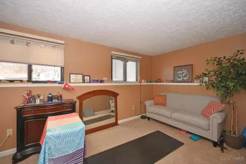 616 Regent, Cincinnati, OH 45245 photo 23