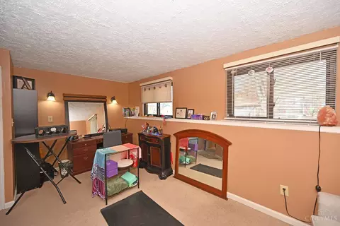 616 Regent, Cincinnati, OH 45245 photo 24