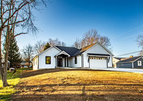 137 Lakengren, Eaton, OH 45320