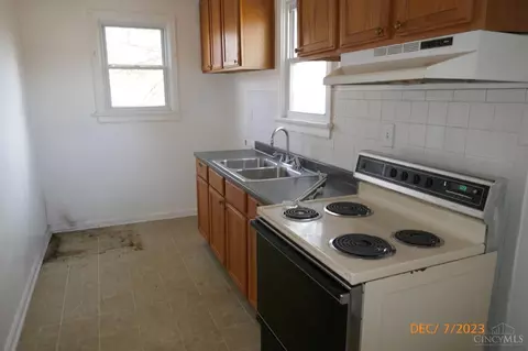 6304 Stella, Cincinnati, OH 45224 photo 4