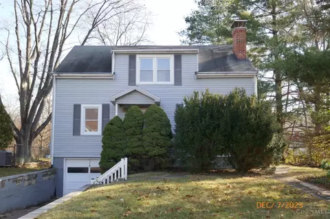 6304 Stella, Cincinnati, OH 45224