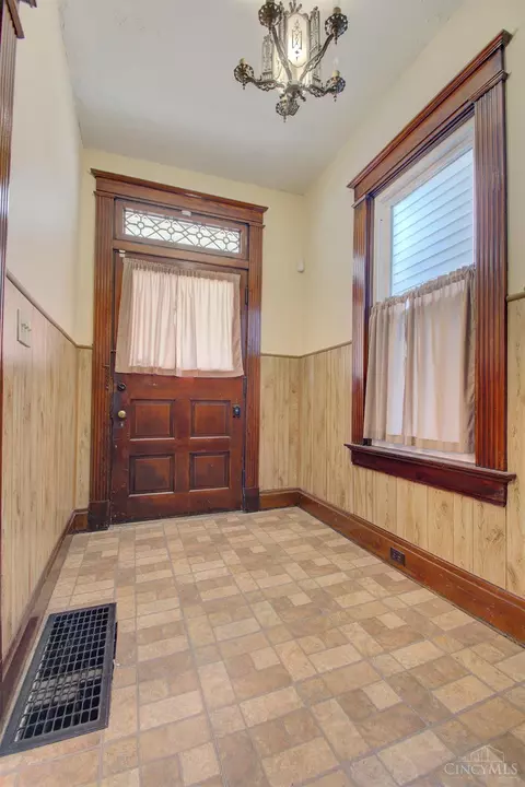 2030 Burnet, Cincinnati, OH 45219 photo 6