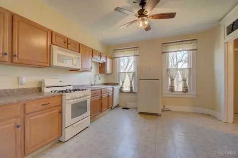 2030 Burnet, Cincinnati, OH 45219 photo 13