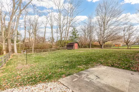 647 Regent, Cincinnati, OH 45245 photo 36