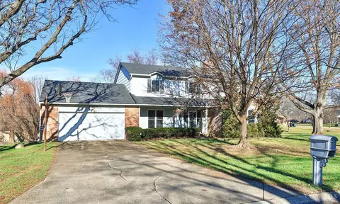 7388 Lake Lakota Cir, West Chester, OH 45069