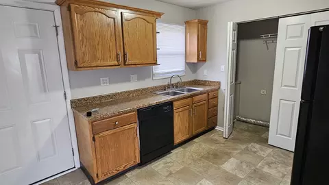 3360 Deshler, Cincinnati, OH 45251 photo 12