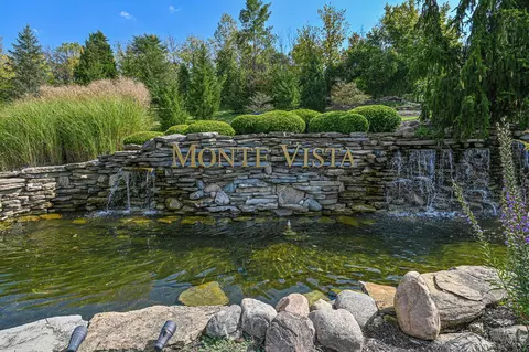 6975 Summit Lake Dr #8, Cincinnati, OH 45247