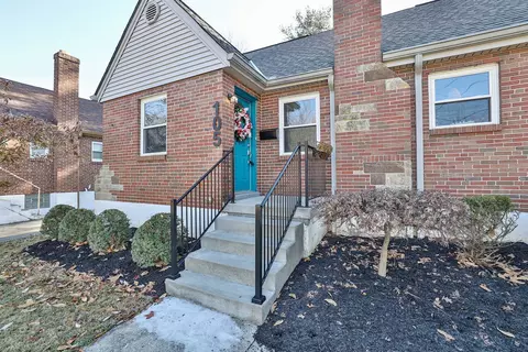 105 Charlotte, Cincinnati, OH 45215 photo 2