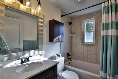 105 Charlotte, Cincinnati, OH 45215 photo 21