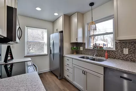105 Charlotte, Cincinnati, OH 45215 photo 10