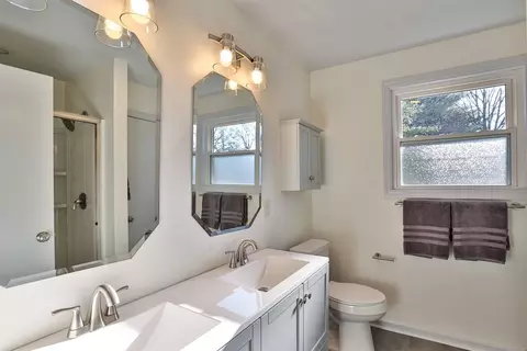 105 Charlotte, Cincinnati, OH 45215 photo 16