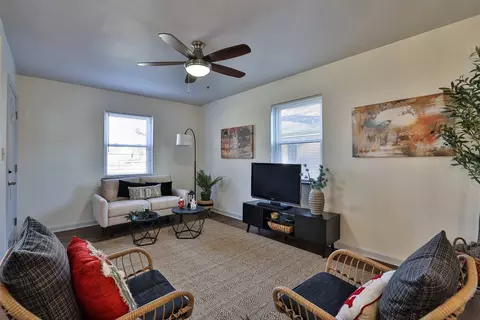 105 Charlotte, Cincinnati, OH 45215 photo 4