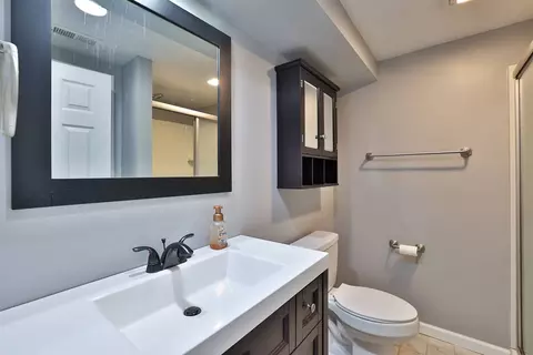 105 Charlotte, Cincinnati, OH 45215 photo 22