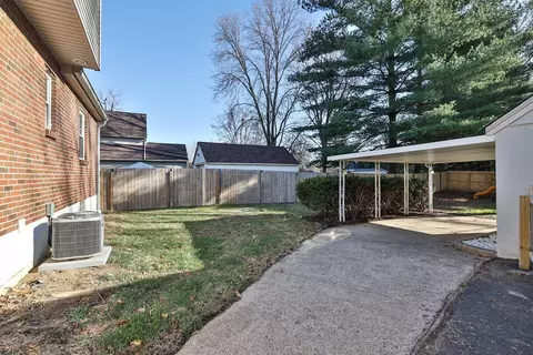 105 Charlotte, Cincinnati, OH 45215 photo 27