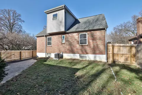 105 Charlotte, Cincinnati, OH 45215 photo 34
