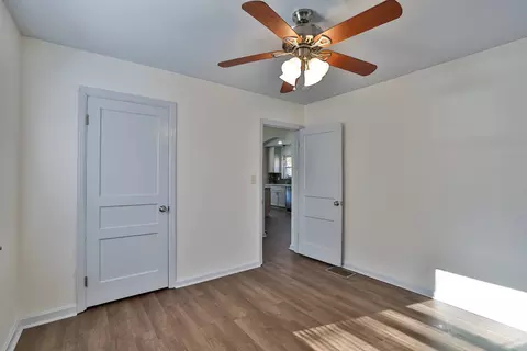 105 Charlotte, Cincinnati, OH 45215 photo 31