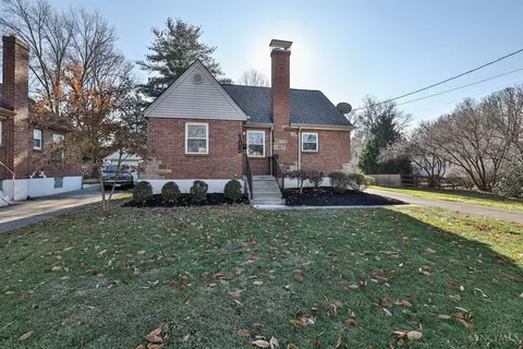105 Charlotte Ave, Wyoming, OH 45215