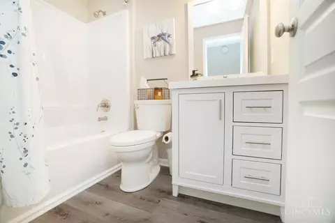 715 Castlegate #302, Cincinnati, OH 45231 photo 24