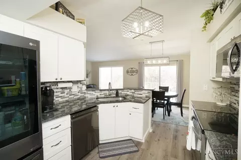 715 Castlegate #302, Cincinnati, OH 45231 photo 15