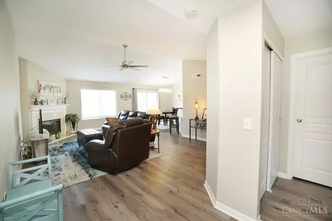 715 Castlegate #302, Cincinnati, OH 45231 photo 7