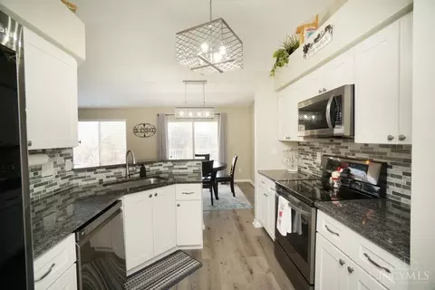 715 Castlegate #302, Cincinnati, OH 45231 photo 16